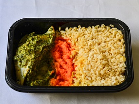 Filé de Tilápia Assado com Creme de Agrião, Arroz Integral e Purê de Cenoura - Imagem 2