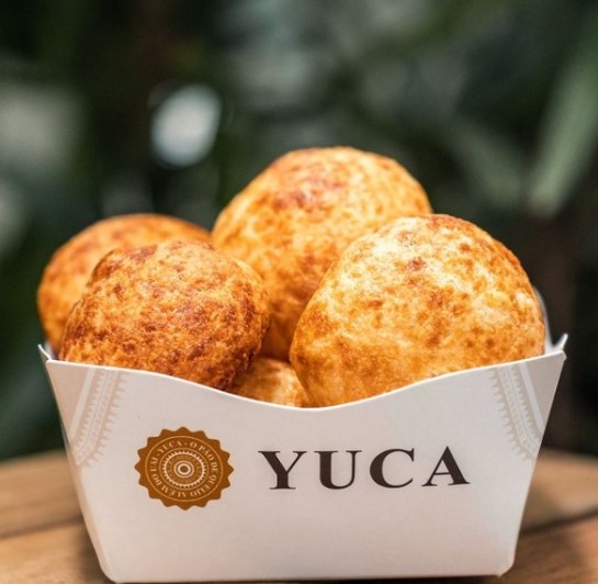 Pão de Queijo de Tapioca coberto com Parmesão - Imagem 2
