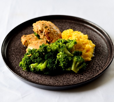 Filé de Coxa Assado, Creme de Milho e Brócolis Refogado - Imagem 3