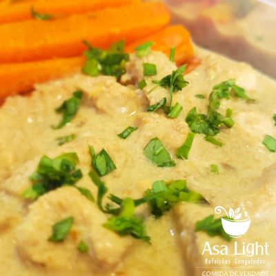 Strogonoff de Frango Low Carb (com iogurte natural)